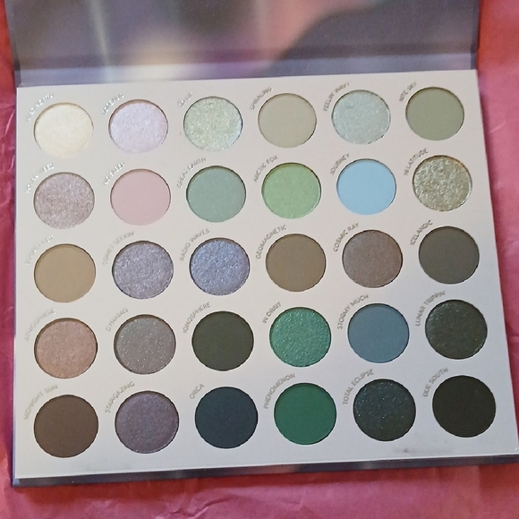 ColourPop Aurora Struck Palette with Cosmic Hues - Picture 2 of 3